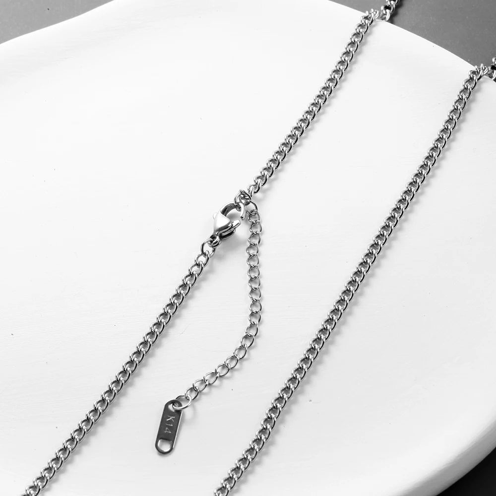 The Essential Curb Chain – Silver Edition